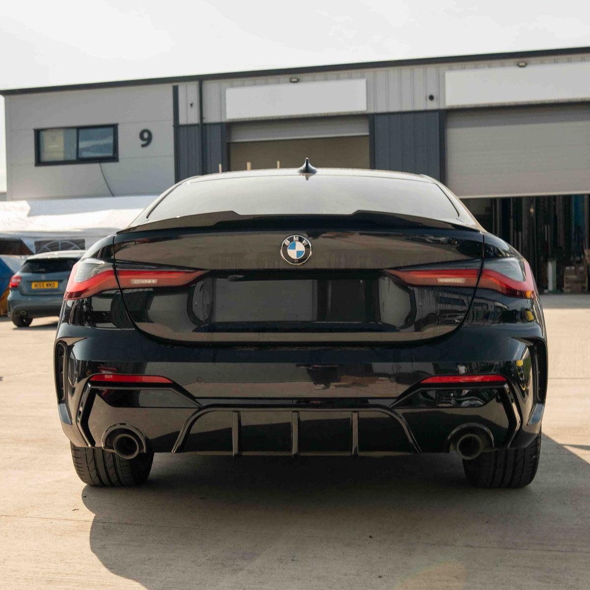 BMW G22/G23 4 Series 2020-2024 Pre LCI Gloss Black Round Tip Diffuser - view 3