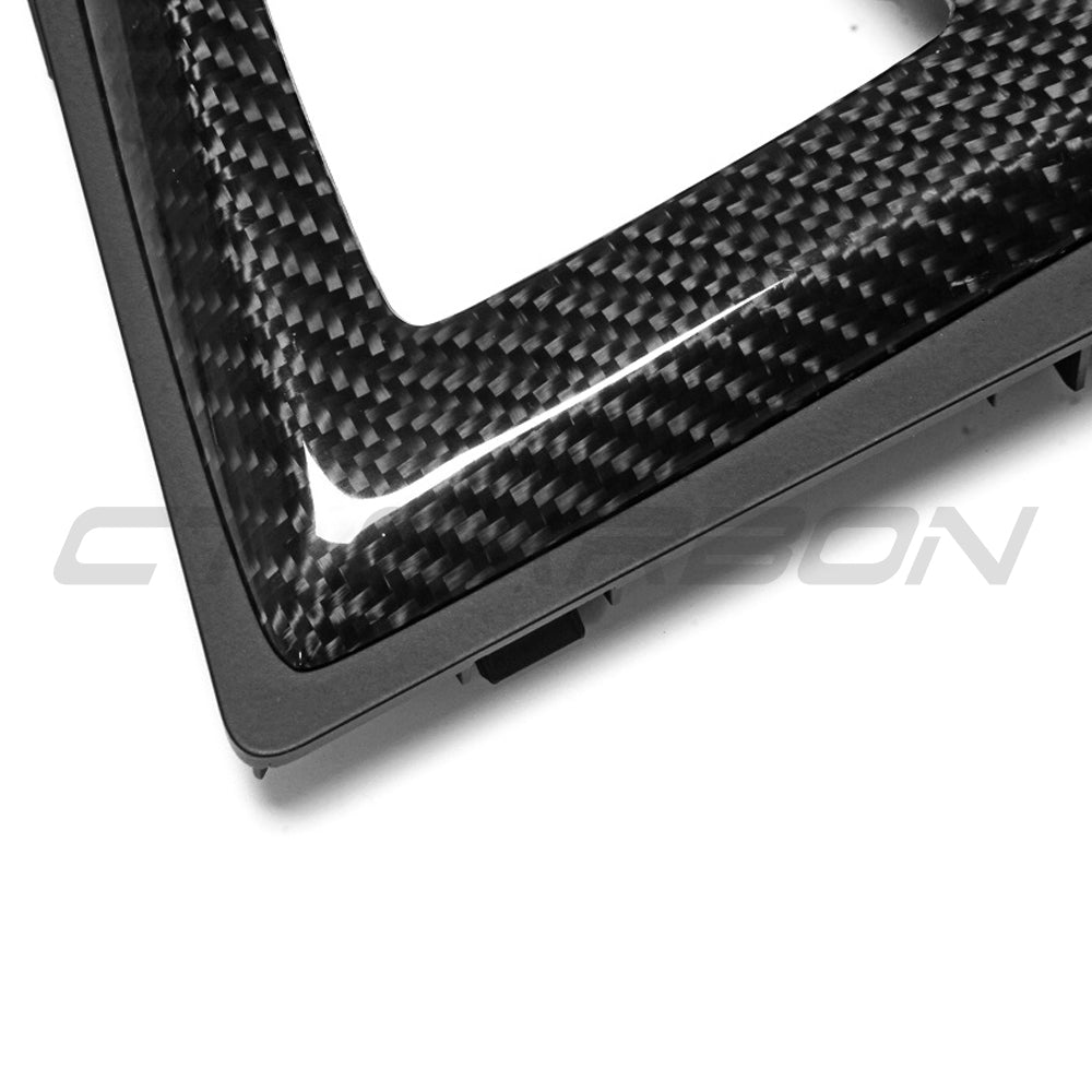 BMW M3/M4 F80/F82/F83/F87 Alcantara & Carbon Shifter Surround (rhd) - view 4