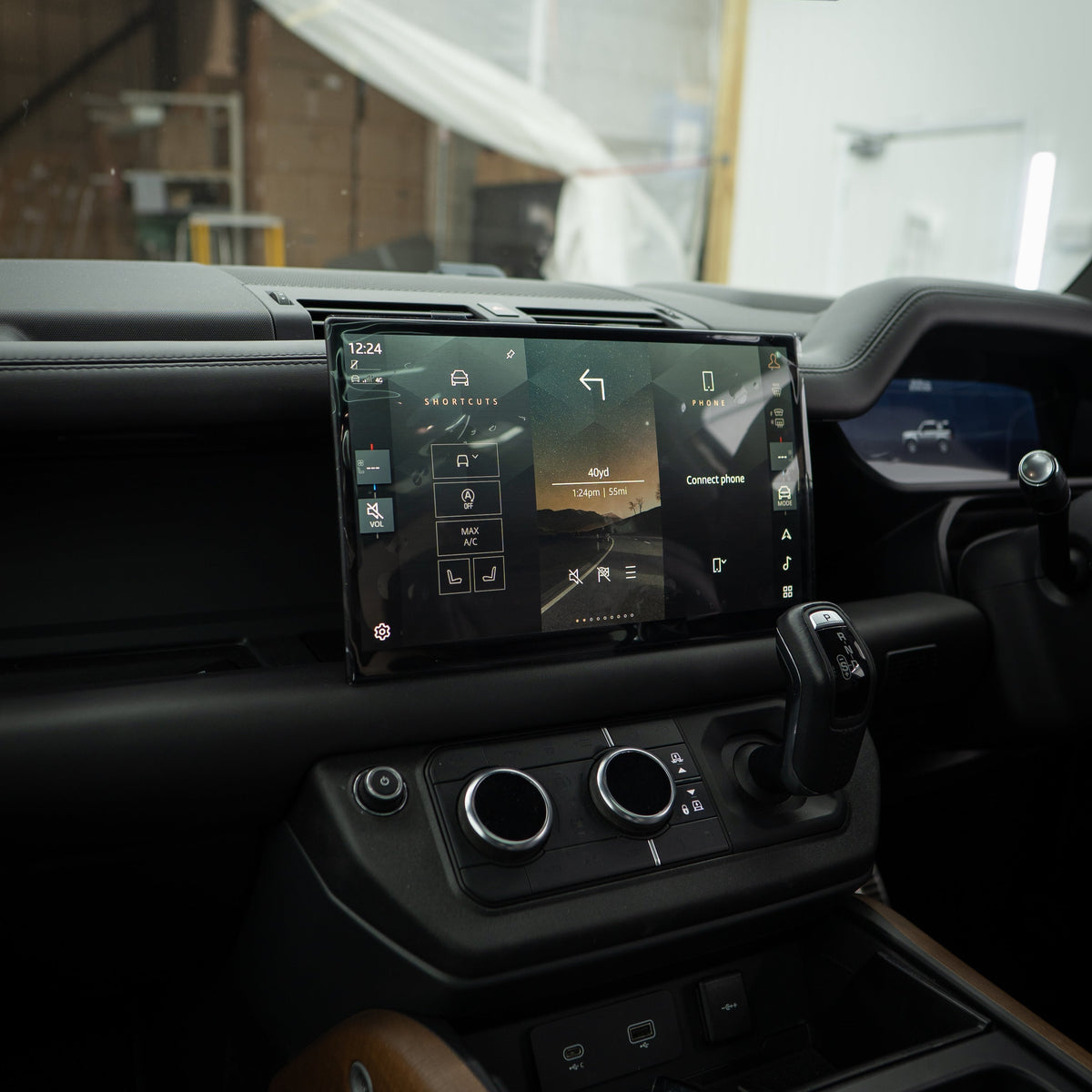 Defender L663 PIVI Pro 10" to 13.1" Screen Upgrade Retrofit - view 8