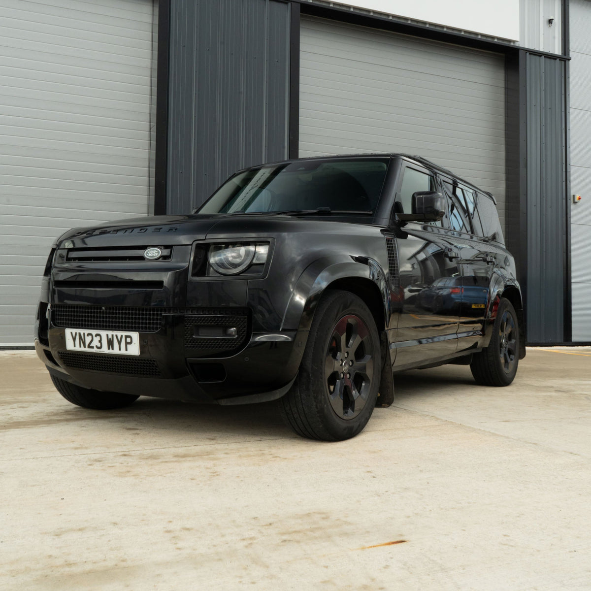Land Rover Defender L663 90/110 Gloss Black Front & Rear Corners - view 3