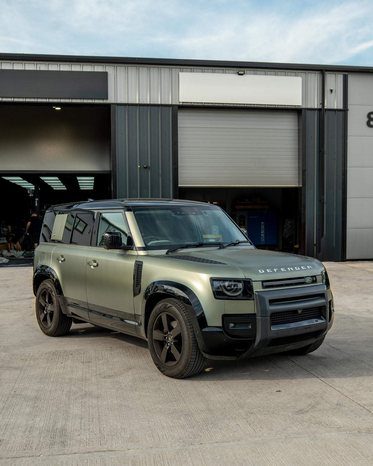 Land Rover Defender L663 110 Gloss Black Door Panels - view 2