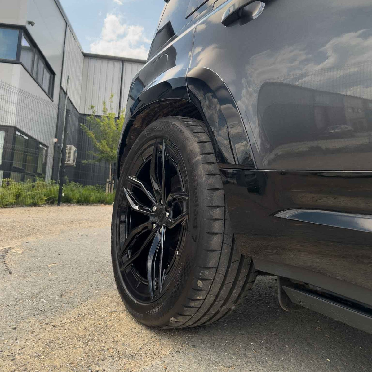 Land Rover Defender L663 110 Gloss Black Wide Arch Fenders - view 6