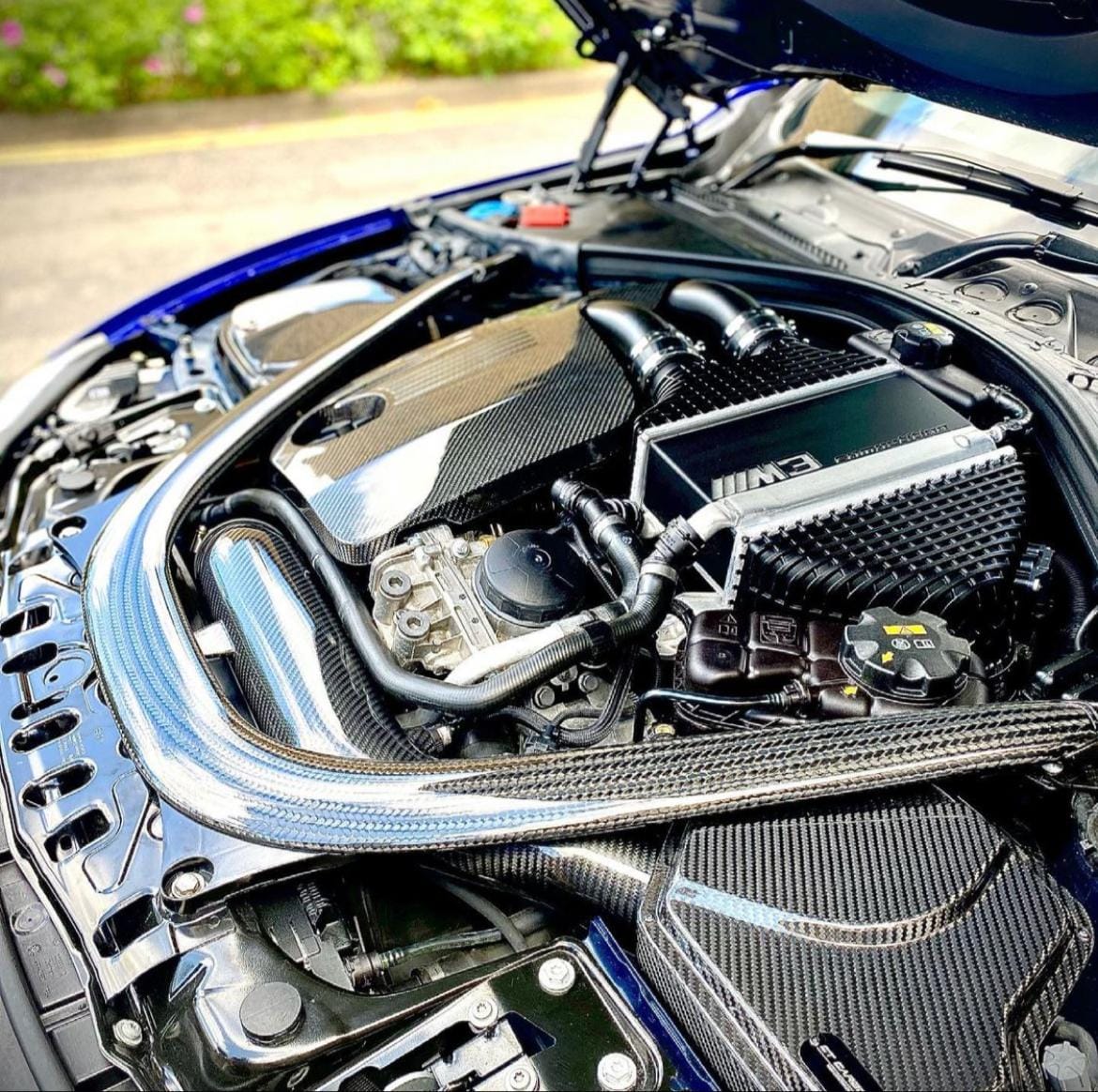 BMW M2C/M3/M4 (F87C F80 F82 F83) Carbon Fibre Intake - view 3