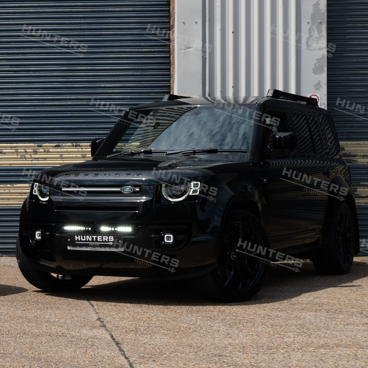 Defender L663 Integrated Lower Grill Light Bar - view 9