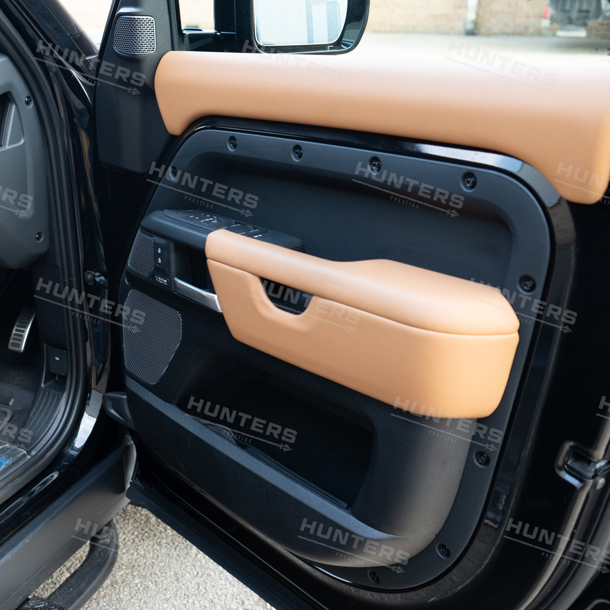 Defender L663 Hunters Interior Bolts Kit - view 6