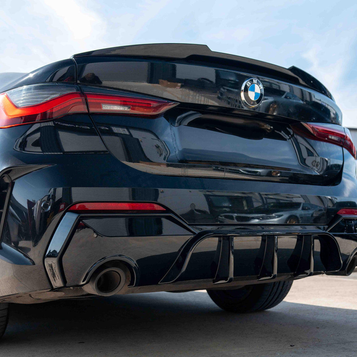BMW G22/G23 4 Series 2020-2024 Pre LCI Gloss Black Round Tip Diffuser - view 4