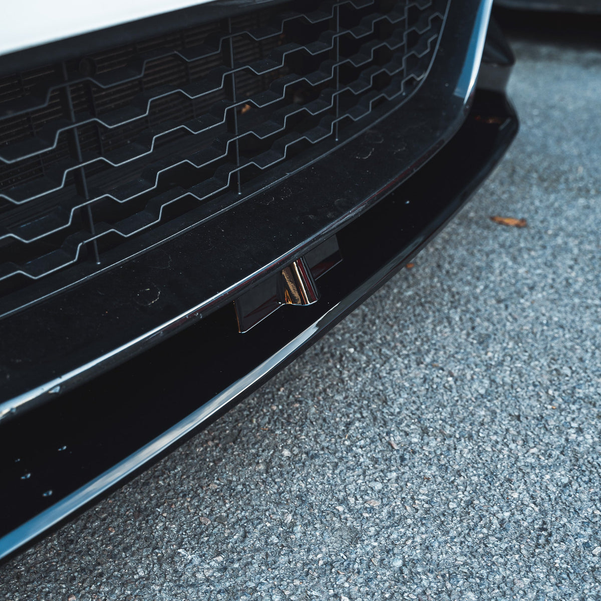 BMW F20/F21 1 Series LCI Gloss Black Splitter - view 3