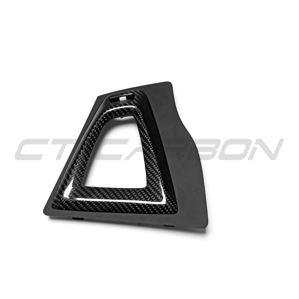 BMW M3/M4 F80/F82/F83/F87 Alcantara & Carbon Shifter Surround (rhd) - view 10