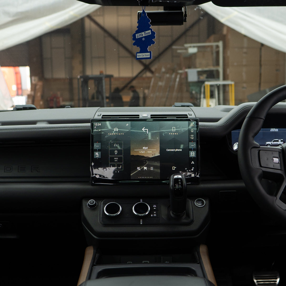 Defender L663 PIVI Pro 10" to 13.1" Screen Upgrade Retrofit - view 9