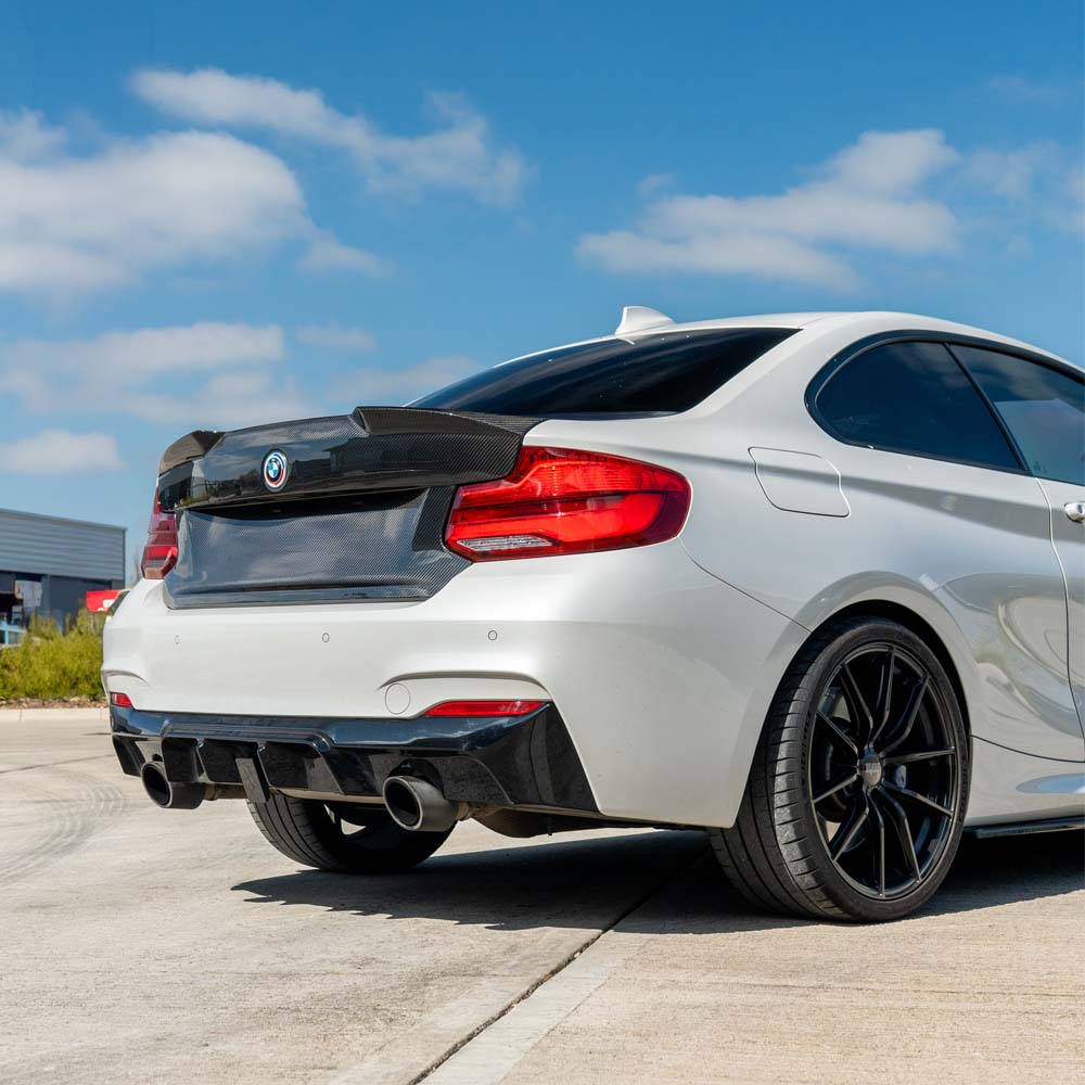BMW M2 / M2C F87 & F22 2 Series Carbon Fibre Bootlid - view 6