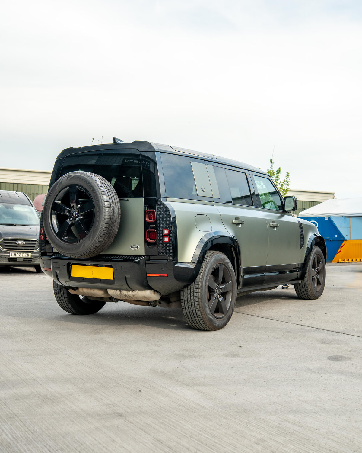 Land Rover Defender L663 110 Gloss Black Door Panels - view 3