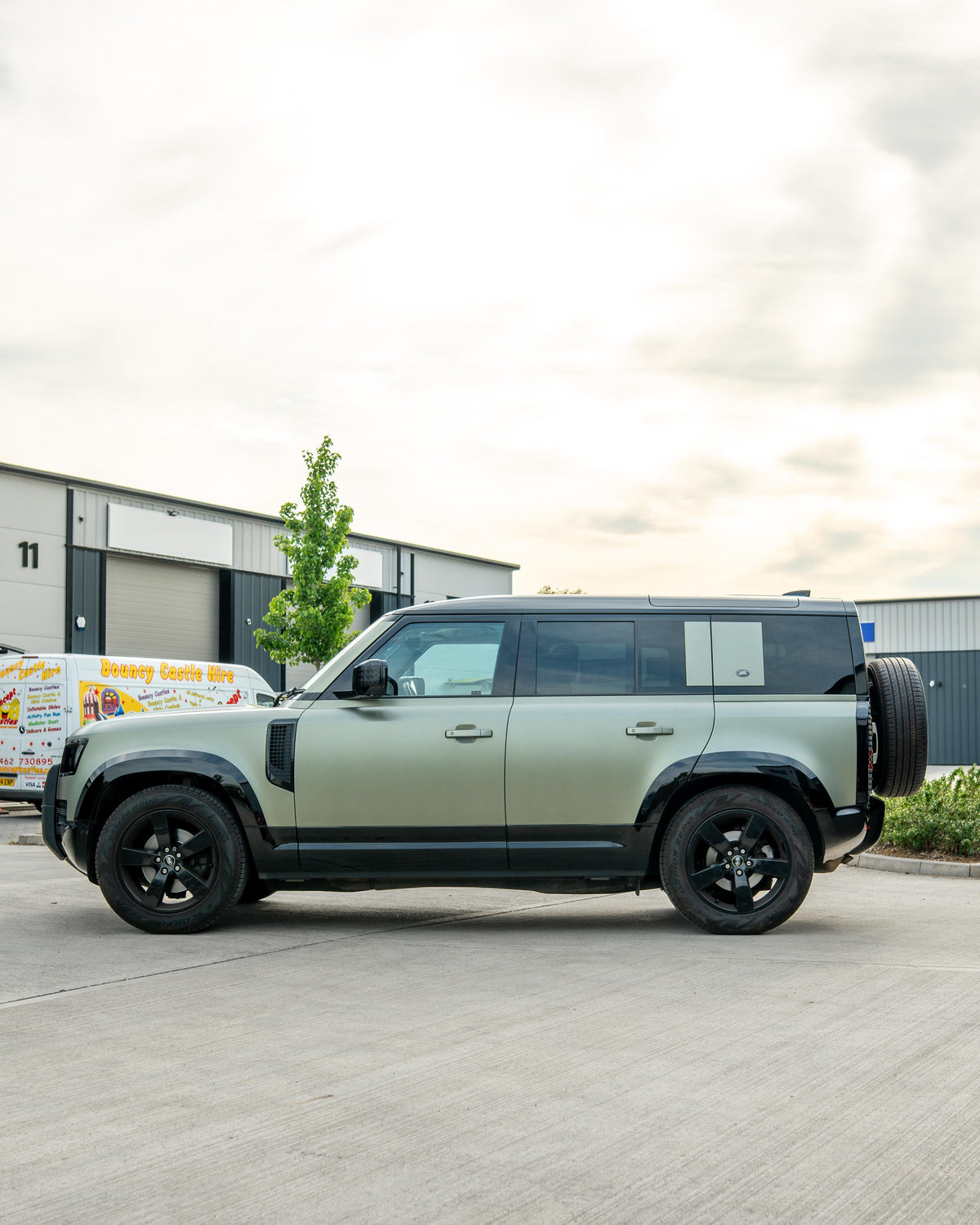 Land Rover Defender L663 110 Gloss Black Door Panels - view 4