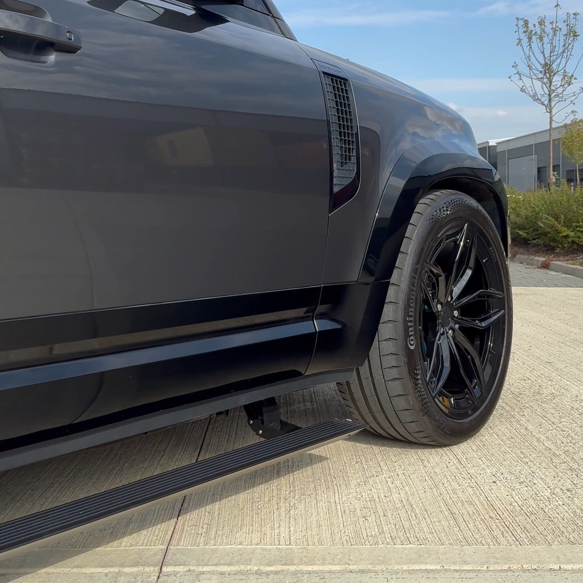 Land Rover Defender L663 110 Electric Fold Out Side Steps - view 4