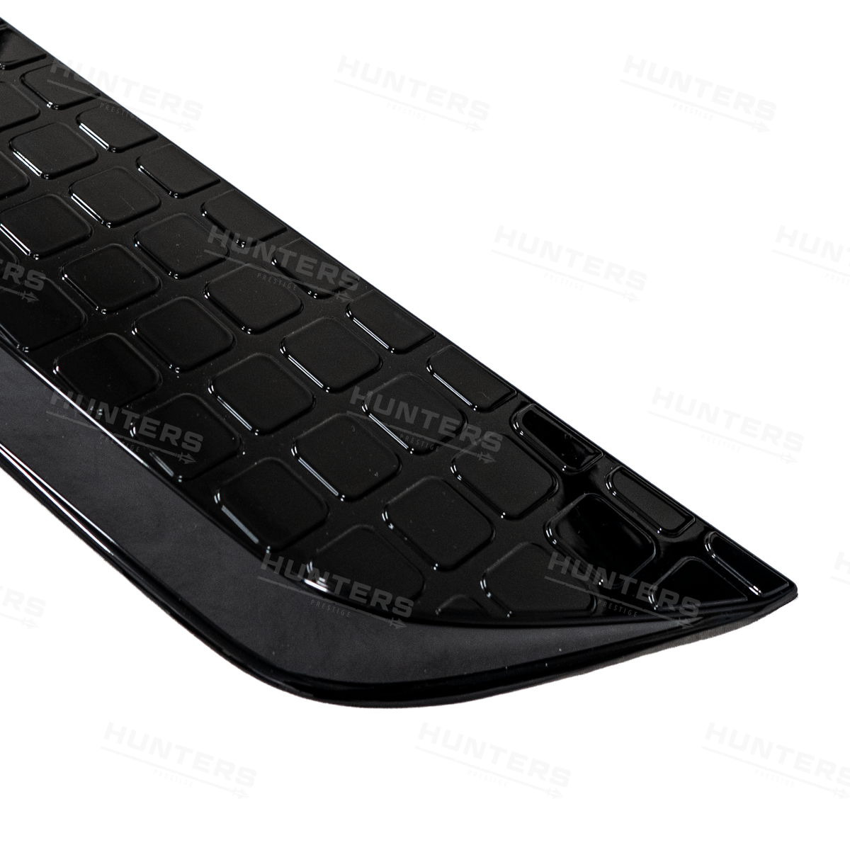 Defender L663 MY26 Rear Bumper Protection Full Cover V2 - view 2