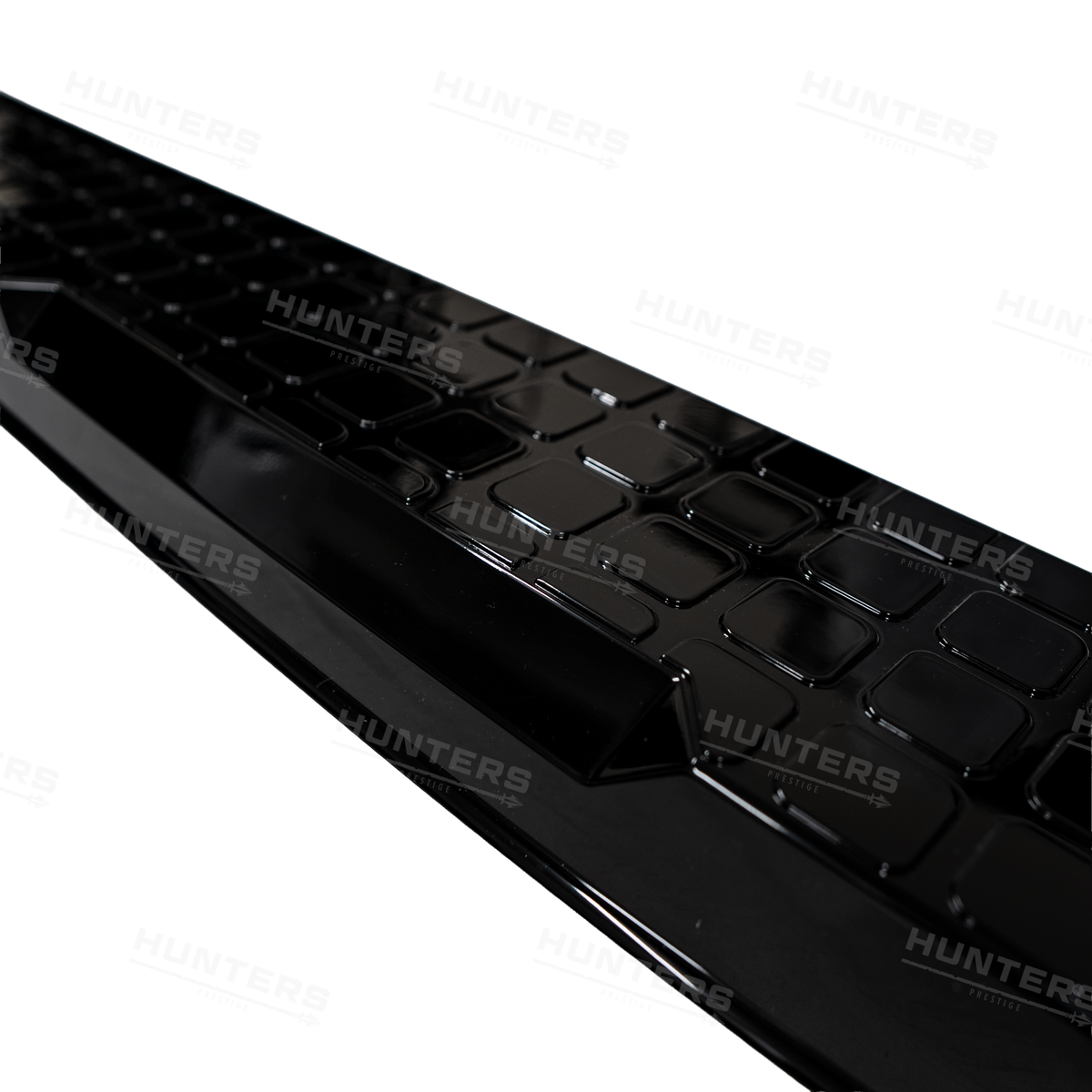 Defender L663 MY26 Rear Bumper Protection Full Cover V2 - view 4